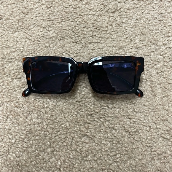 Sunglasses For Women Minimalist Classic Design Fashion UV400 Square Sun Glasses - Picture 2 of 7